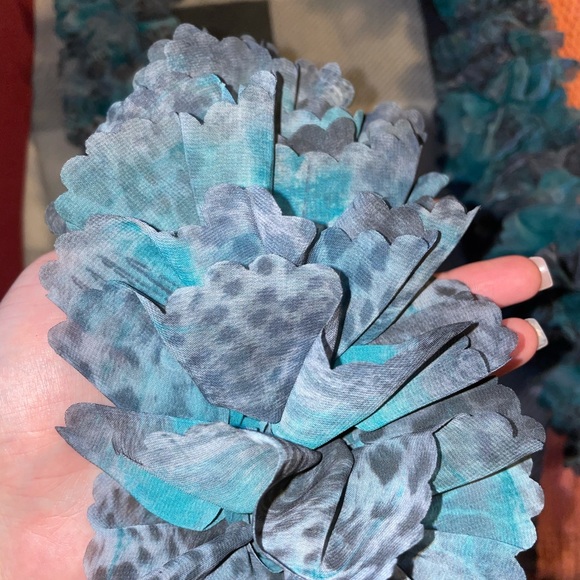 Patterned scarf - Picture 2 of 2